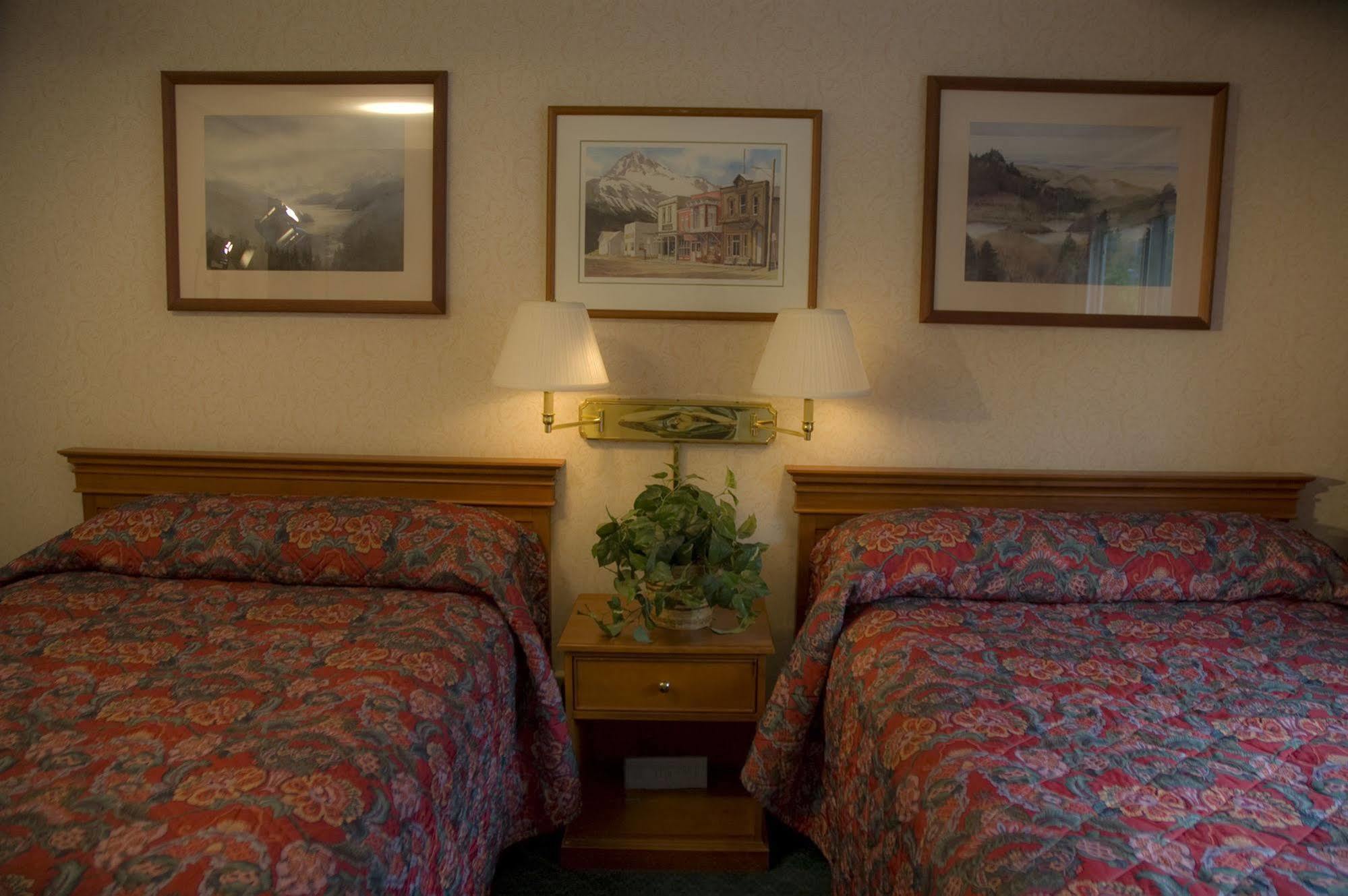 Holland America Skagway Inn Exterior photo